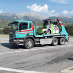 Welaki 1 beim Transport einer Maschine
